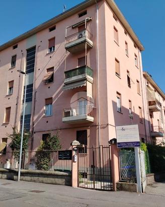 2 LOCALI A PARMA