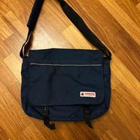 EASTPAK Delegate + Borsa a Tracolla, 20 L