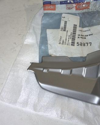 DEFLETTORE ARIA DX CAPONORD APRILIA 8158877