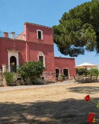 Rustico / Casale di 667 m² con più di 5 locali a C