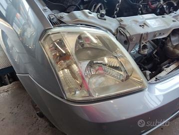 Proiettore destro OPEL MERIVA del 2004