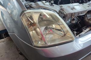 Proiettore destro OPEL MERIVA del 2004