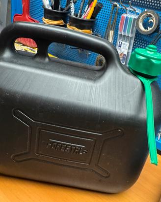 2 Taniche/bidoni  per  benzina/gasolio 5 lt + 5 lt