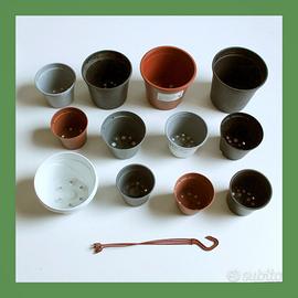 Lotto di 12 vasi in plastica + Appiglio pensili