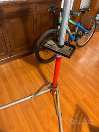 Cavalletto manutenzione bicicletta