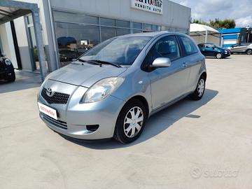 Toyota Yaris 1.0 3 porte Sol