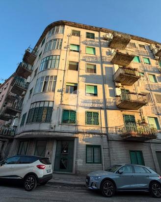 3 LOCALI A NAPOLI