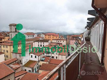 Appartamento di 179 m² con più di 5 locali a Poten
