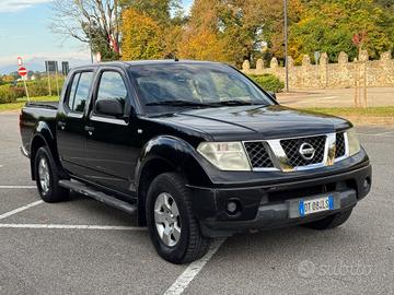 Nissan Navara 2.5 dCi 5 Posti AUTOCARRO !