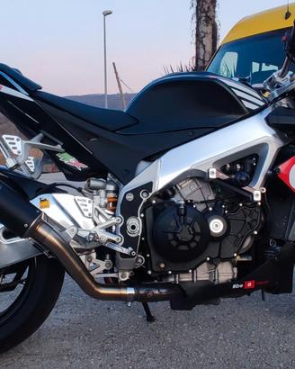 Aprilia Tuono V4 r 