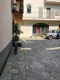 Immobile di 195 m² con 2 locali a Albino