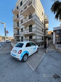 Loano zona porto si propone box auto