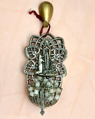 Acquasantiera e rosario vintage ricordo di Lourdes