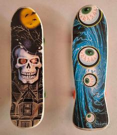 Due fingerboard (mini skateboard) in plastica