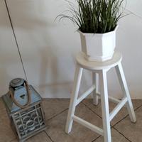 Sgabello in legno shabby chic