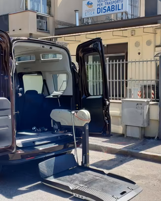Doblo trasporto disabili benzina 51.262 KM!!
