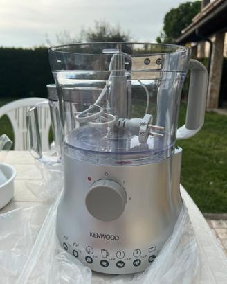 Robot Kenwood food processor multipro compact