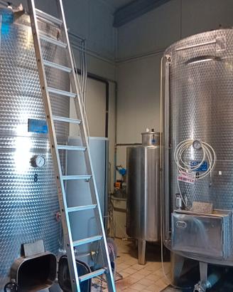 Impianto completo di imbottigliamento vini