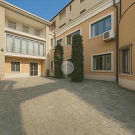 3 LOCALI A PALAZZOLO SULL'OGLIO