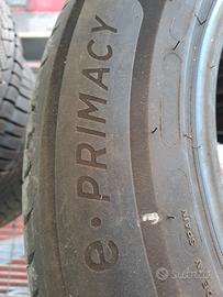 Gomme 215/65-17