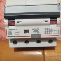 interruttore magnetotermico differenziale 4 modul 