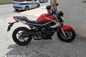 Yamaha XJ6 - 2011