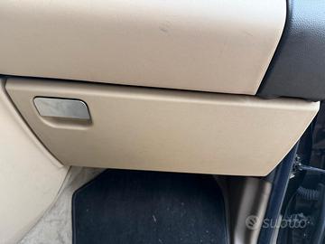 Cassetto porta oggetti range rover sport anno 2009