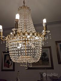 lampadario a cascata in cristallo e ottone