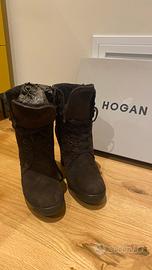 Stivaletti Hogan scamosciati