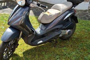 scooter piaggio Beverly Cruiser 250 ie