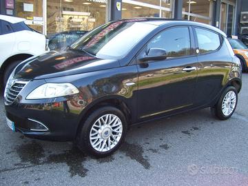 Lancia Ypsilon 0.9 TwinAir 85 CV 5 porte Metano Ec
