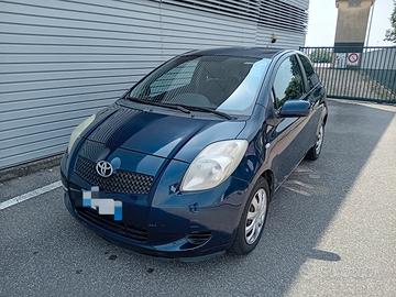 TOYOTA YARIS 1.3 BENZINA E4 *UNICO PROPRIETARIO* 