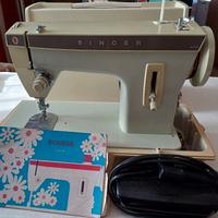 Macchina da cucire SINGER 259 portatile