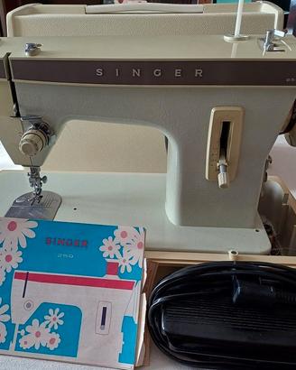 Macchina da cucire SINGER 259 portatile