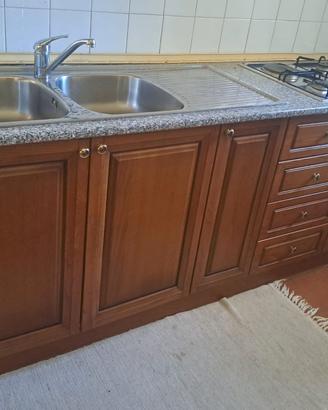 cucina lineare rustica