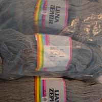 Pura  lana vergine grigia in matasse