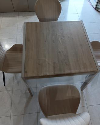 cucina parete attrezzata tavolo con 4 sedie 