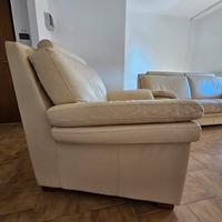  1 poltrona 3 posti e 2 divani in pelle usati