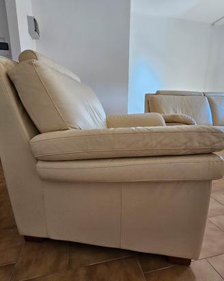  1 poltrona 3 posti e 2 divani in pelle usati
