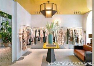 Immobile di 240 m² con 2 locali a Sansepolcro