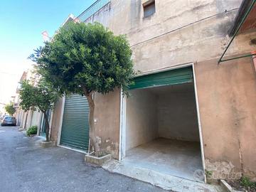 Via Aniello Salsano - Garage in Parco