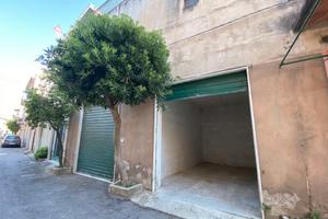 Via Aniello Salsano - Garage in Parco