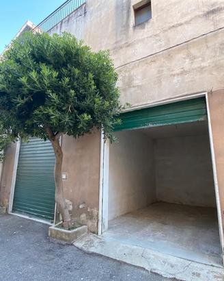 Via Aniello Salsano - Garage in Parco
