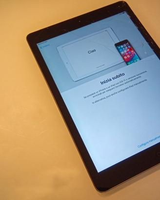 Inserzione:iPad Air Wifi 64 GB color Grigio.