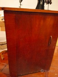 macchina da cucire Necchi  