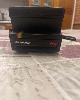 Macchina fotografica polaroid e kodak e canomatica