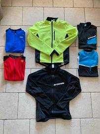 Giacche e maglie ciclismo stock