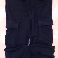 Pantaloni tuta stile cargo