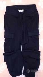 Pantaloni tuta stile cargo