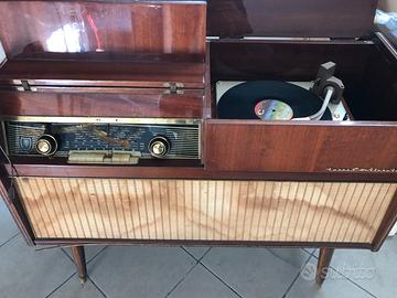 Mobile con giradischi